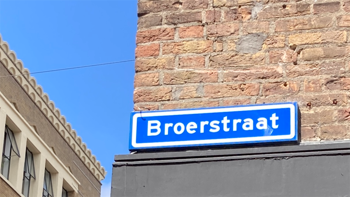 Broerstraat in Nijmegen: van iconische schoenenwinkel naar moderne winkelroute