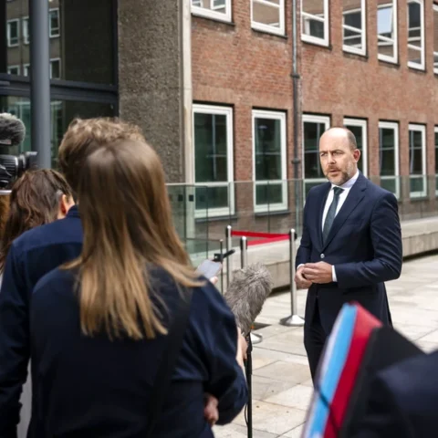 Coalitie verdeeld over toezegging aan PRO terwijl Prinsjesdag nabij is