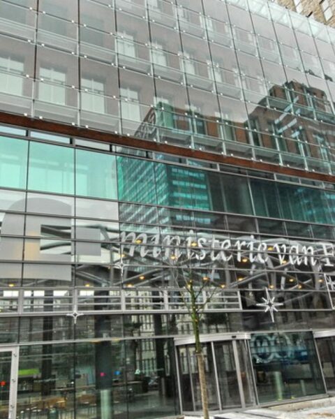 Coalitiepartijen overwegen oppositiepartners nu deadline naderen