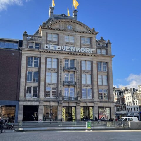 De Bijenkorf waarschuwt klanten na mogelijke datalek bij logistieke partner