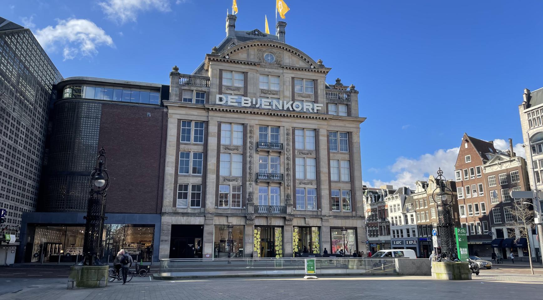 De Bijenkorf waarschuwt klanten na mogelijke datalek bij logistieke partner
