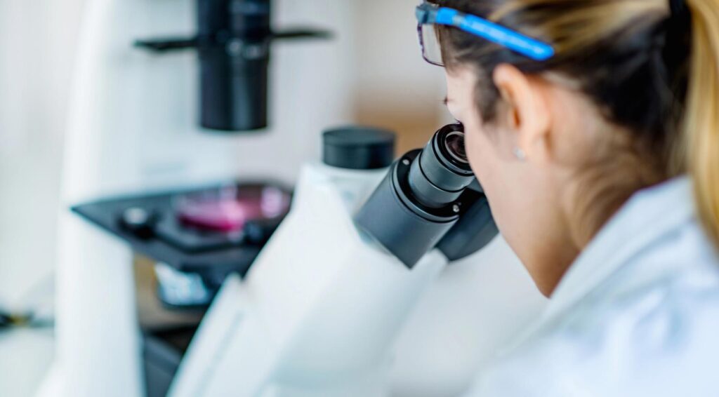 De Nederlandse overheid moet bereid zijn meer uit te geven voor dure, innovatieve medicijnen: ABN Amro