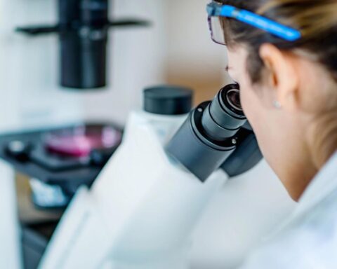 De Nederlandse overheid moet bereid zijn meer uit te geven voor dure, innovatieve medicijnen: ABN Amro