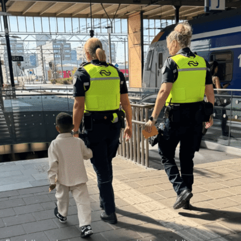 Driejarige jongen reist alleen met de trein van Rotterdam naar Eindhoven