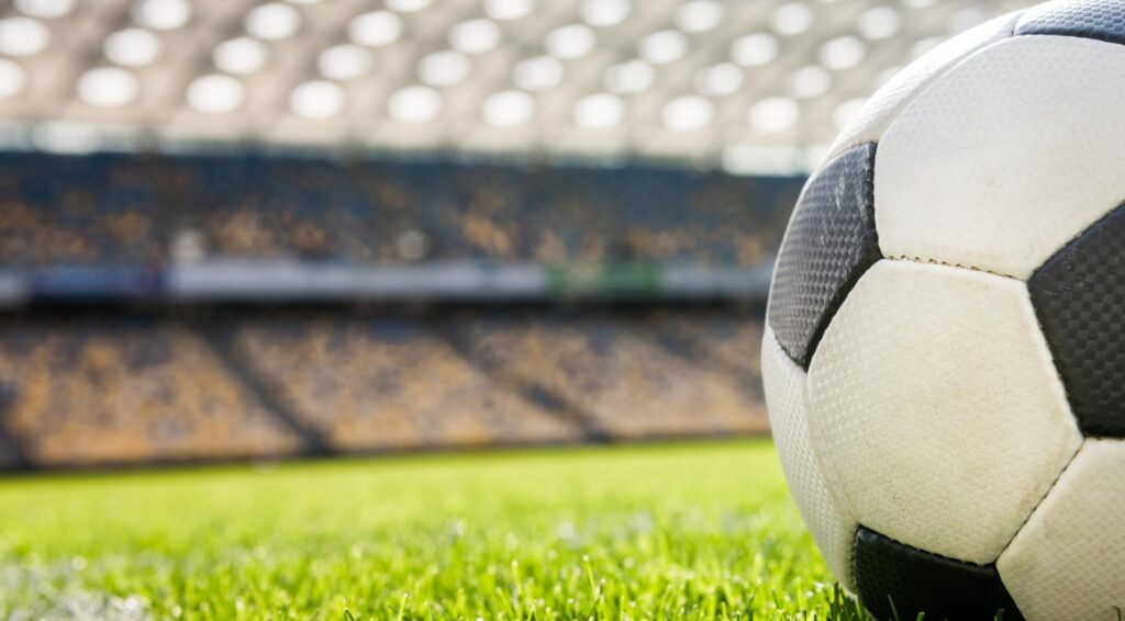 Drogebestendig weer en irrigatieverboden hinderen amateurvoetbal in Nederland