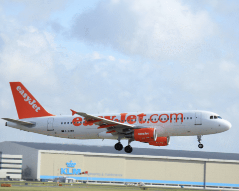 easyJet overweegt code-share overeenkomst met Air France-KLM in Amsterdam, Parijs