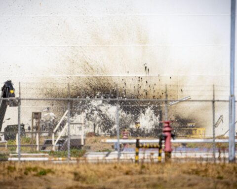 Explosie in Rotterdamse haven leidt tot 1 dode en vele gewonden