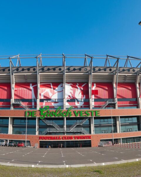FC Twente verslaat DAC 1904 met 6-0 en nadert Conference League play-off ronde