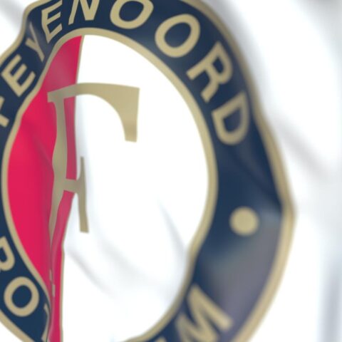 Feyenoord-fans kunnen worden verbannen van NEC-wedstrijd als vuurwerkgooiers niet worden gearresteerd