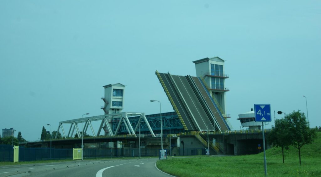 Groot wegwerkproject van start: Algerabrug tussen Krimpen aan den IJssel en Capelle aan den IJssel vier weken gesloten