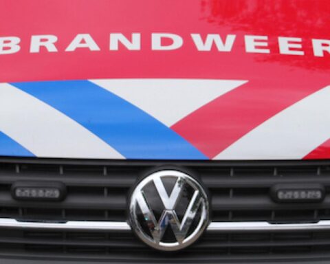 Grote bosbrand verwoest natuurgebied Herperduin in Oss zondagochtend