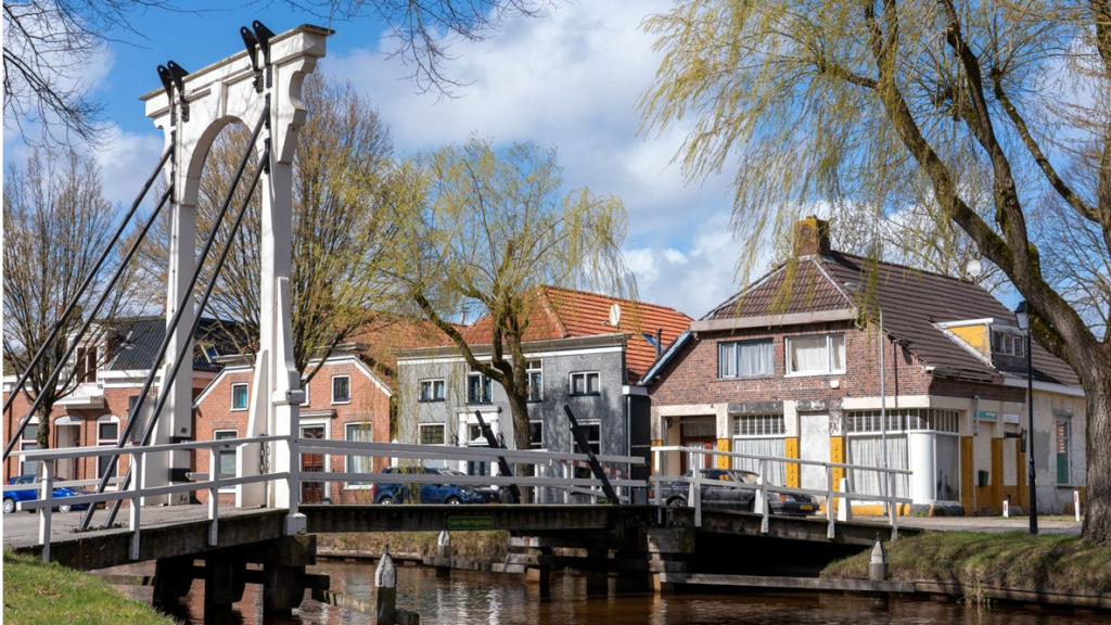 Huizenprijzen dalen in zes gemeenten, grootste daling in Noord-Beveland