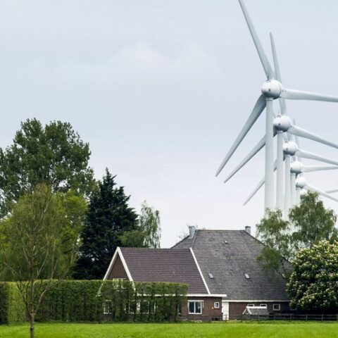 Kabinet introduceert afstandseisen voor windmolens tot 400 meter van woningen