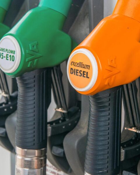Lage waterstanden verstoren brandstofleveringen en leiden tot stijgende prijzen in Nederland