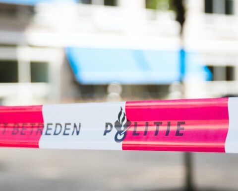 Lichaam aangetroffen in woning in Lelystad; politie onderzoekt mogelijke misdaad