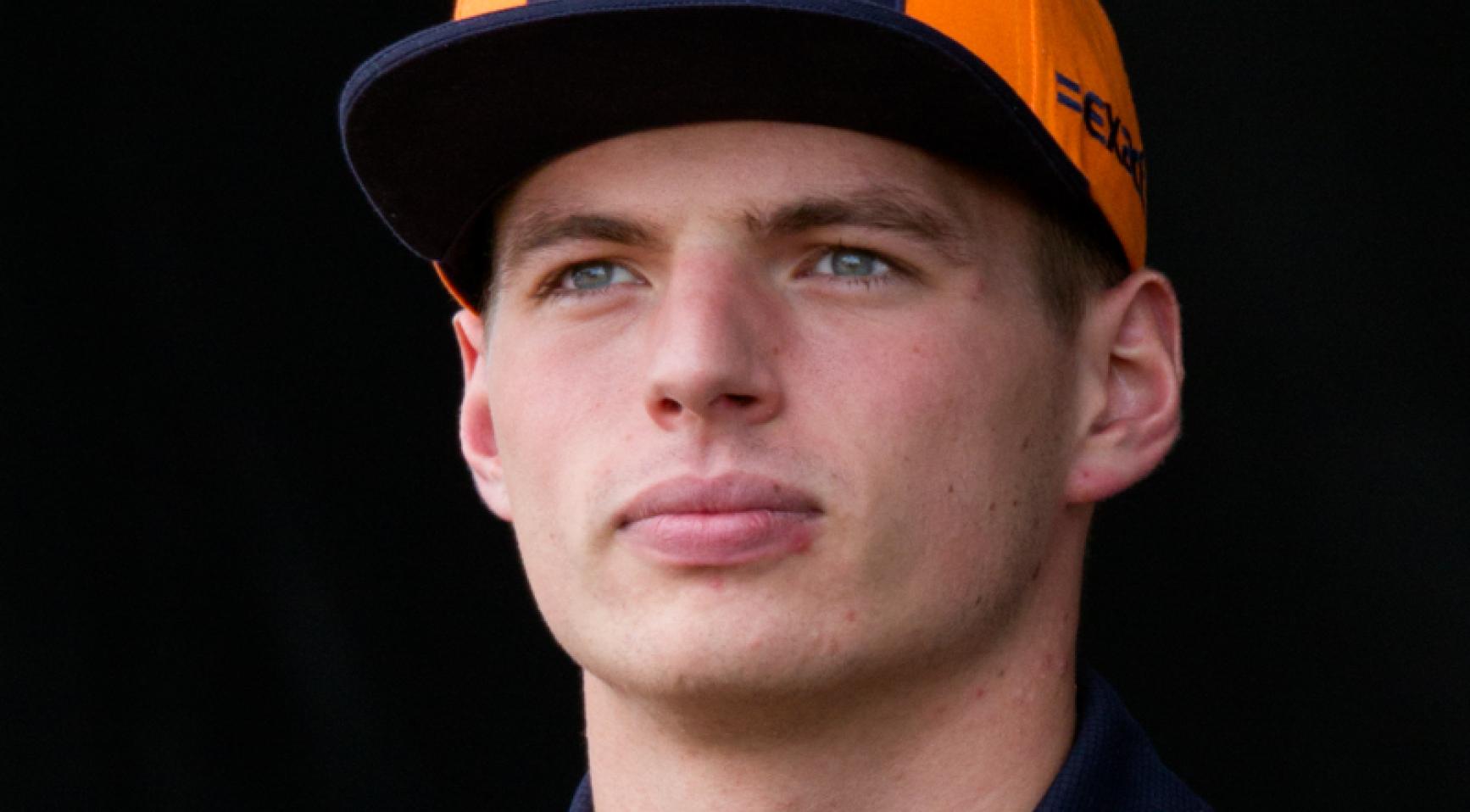 Max Verstappen crasht na twee ronden in laatste Nederlandse Grand Prix in Zandvoort