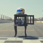 Max Verstappen onthult Delfts blauwe helm voor laatste Nederlandse Grand Prix