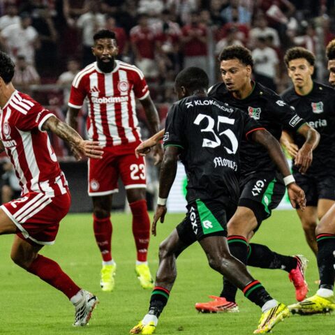 NEC haalt belangrijke 0-0 gelijkspel bij Olympiacos in Champions League-kwalificatiewedstrijd