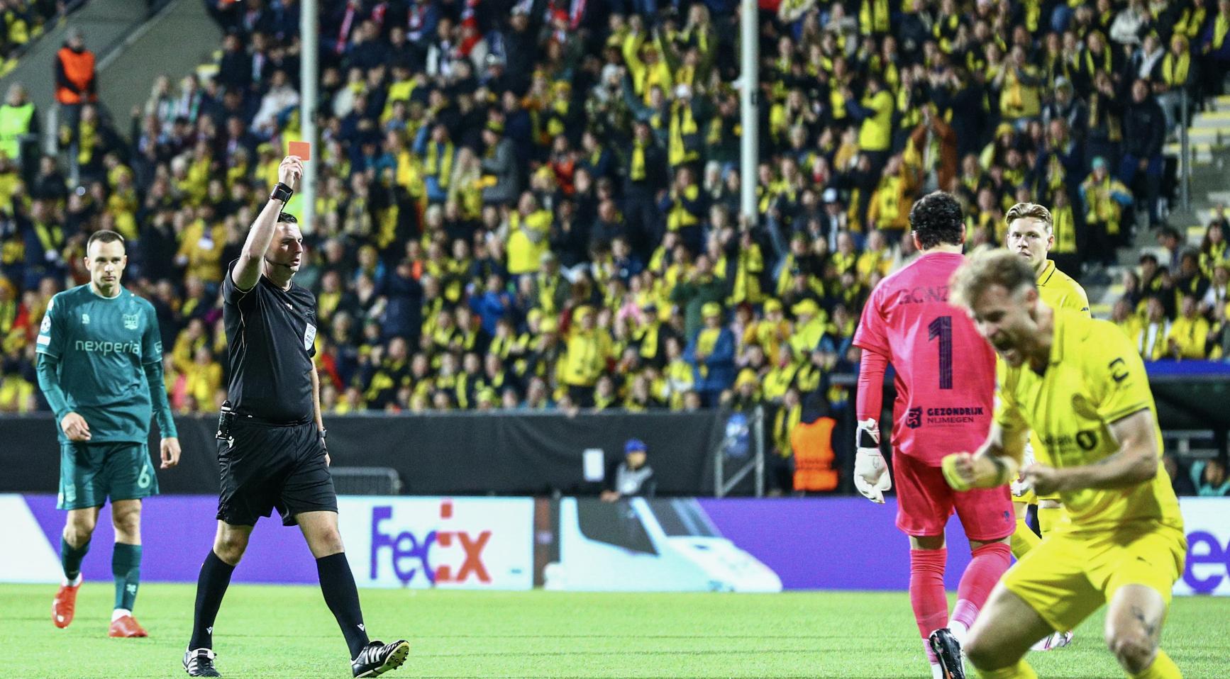 NEC uitgeschakeld in Champions League na vroege rode kaart en 3-0 verlies tegen Bodø/Glimt