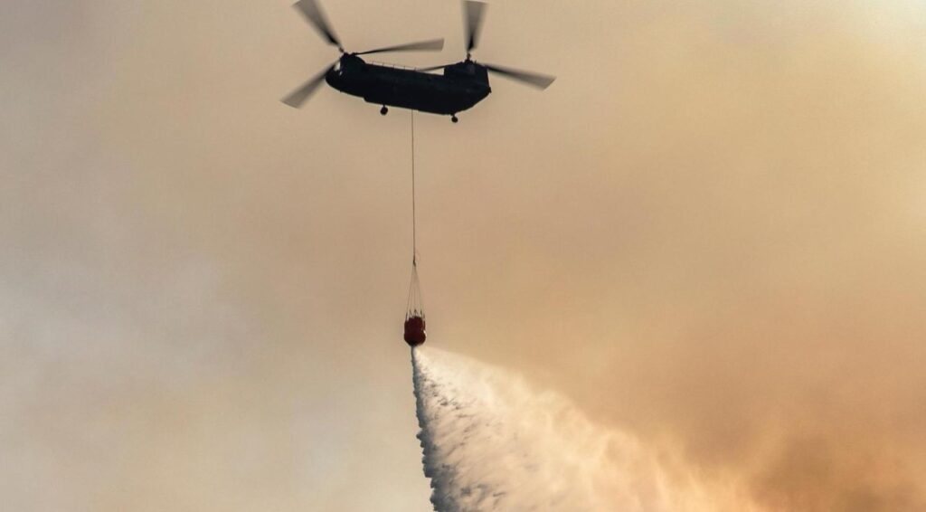 Nederland stuurt 2 Chinook-helikopters om Belgische bosbrand te bestrijden