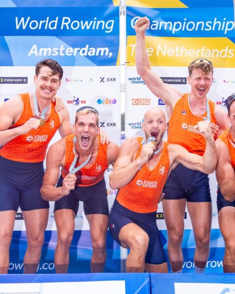 Nederlands acht mannen roeiteam veroverd voor de tweede keer op rij wereldtitel