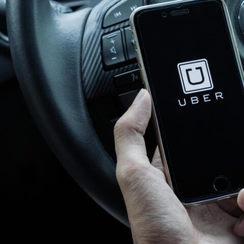 Nederlandse Autoriteit Persoonsgegevens legt Uber €825 miljoen boete op voor deactivatie van chauffeursaccounts