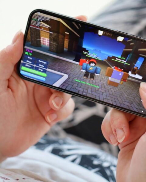 Nederlandse kinderen krijgen gemiddeld op 10-jarige leeftijd hun eerste smartphone
