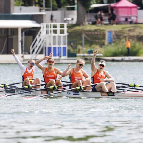Nederlandse vrouwen winnen tweede gouden medaille op wereldkampioenschappen roeien in Amsterdam