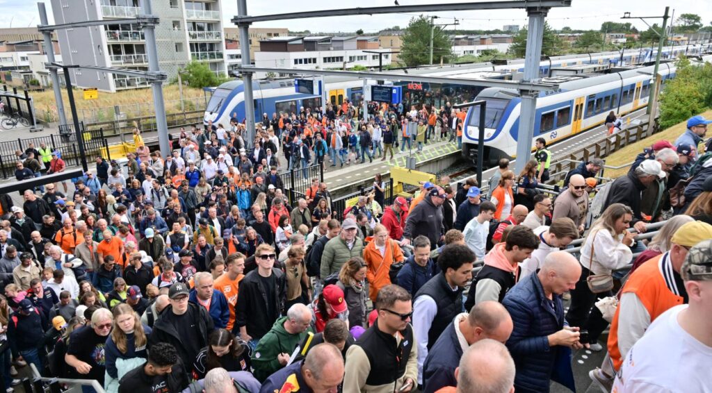 NS vervoerde 50.000 Nederlandse F1-fans van en naar Zandvoort op vrijdag