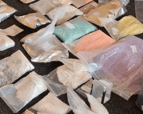 Openbaar ministerie koppelt drie nieuwe sterfgevallen aan drugs van Funcaps, totaal nu 21