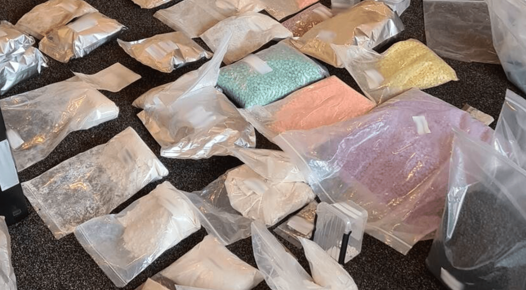 Openbaar ministerie koppelt drie nieuwe sterfgevallen aan drugs van Funcaps, totaal nu 21