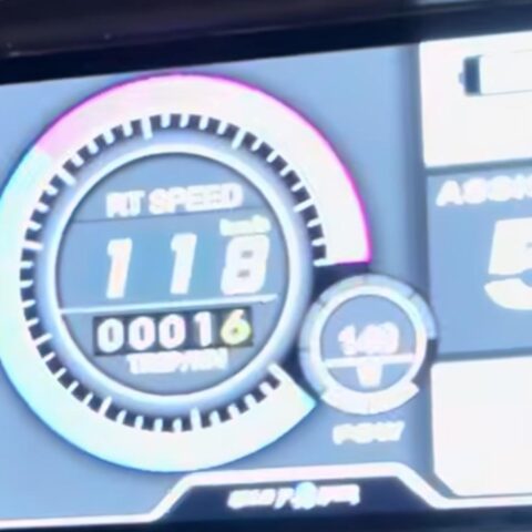 Politie in Enschede confiscate illegale skinnybike van 120 km/u van vluchtende jongeren