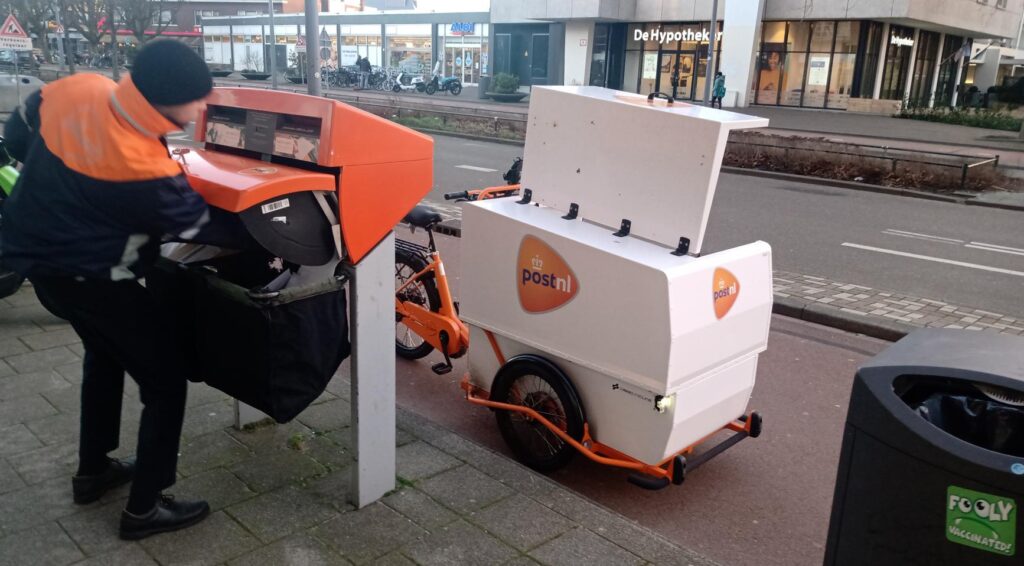 PostNL levert minder pakketten; sterke daling in bestellingen vanuit Aziatische webwinkels
