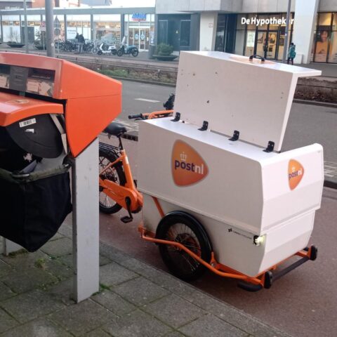 PostNL levert minder pakketten; sterke daling in bestellingen vanuit Aziatische webwinkels