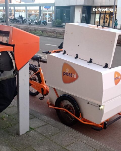 PostNL levert minder pakketten; sterke daling in bestellingen vanuit Aziatische webwinkels