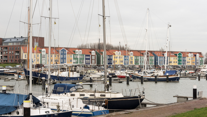 Rechter dwingt levering grond voor woningbouw in Hellevoetsluis na 22 jaar vertraging