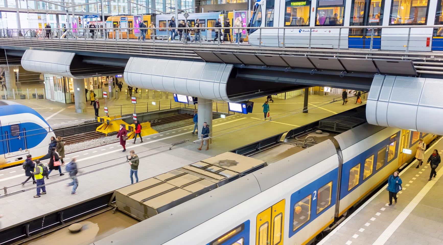 Reisplanner raadplegen: treinverkeer verstoord tussen Utrecht en Den Haag