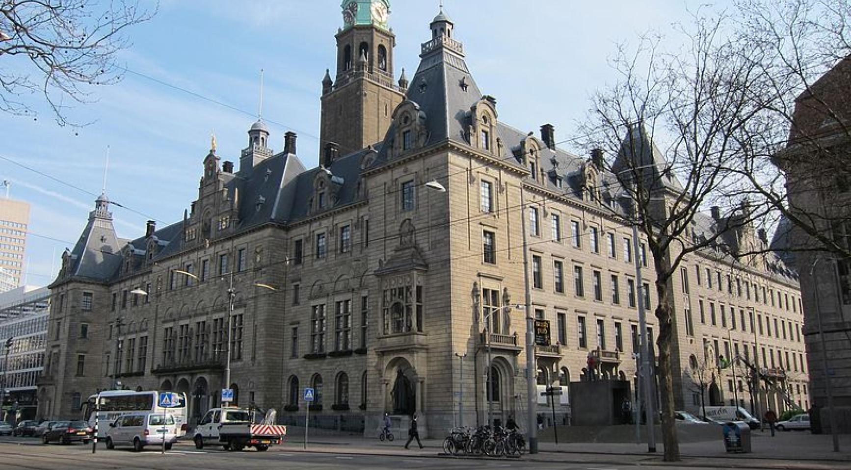 Rotterdam ontslaat twee ambtenaren wegens vermeende corruptie in bouwcontracten