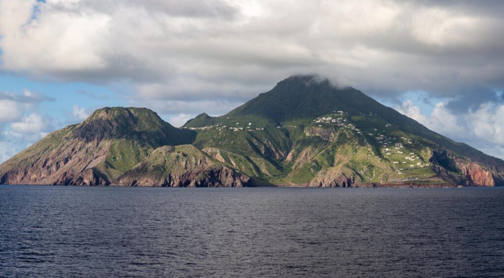 Saba in het Caribisch gebied bereidt zich voor op tropische storm Dolly