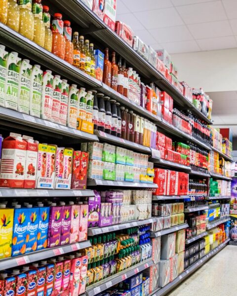 Shrinkflatie treft tientallen producten op Nederlandse supermarktplanken, meldt consumentenorganisatie