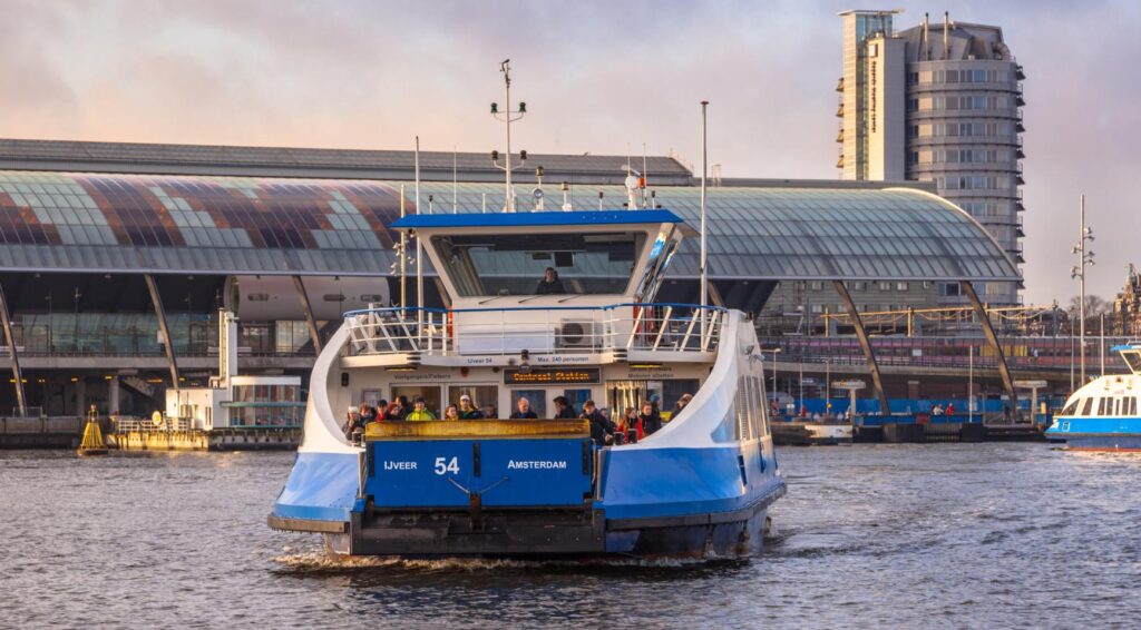 Staking door Amsterdamse veerbootbemanning mogelijk om één-schipperplan