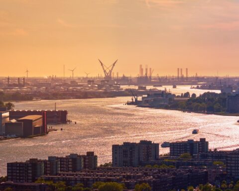 Staking van havenarbeiders kan reputatie van de haven van Rotterdam schaden bij grote bedrijven