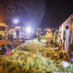 Tourbus met Duitse scholieren verongelukt op A28; ongeveer 20 gewonden, snelweg afgesloten