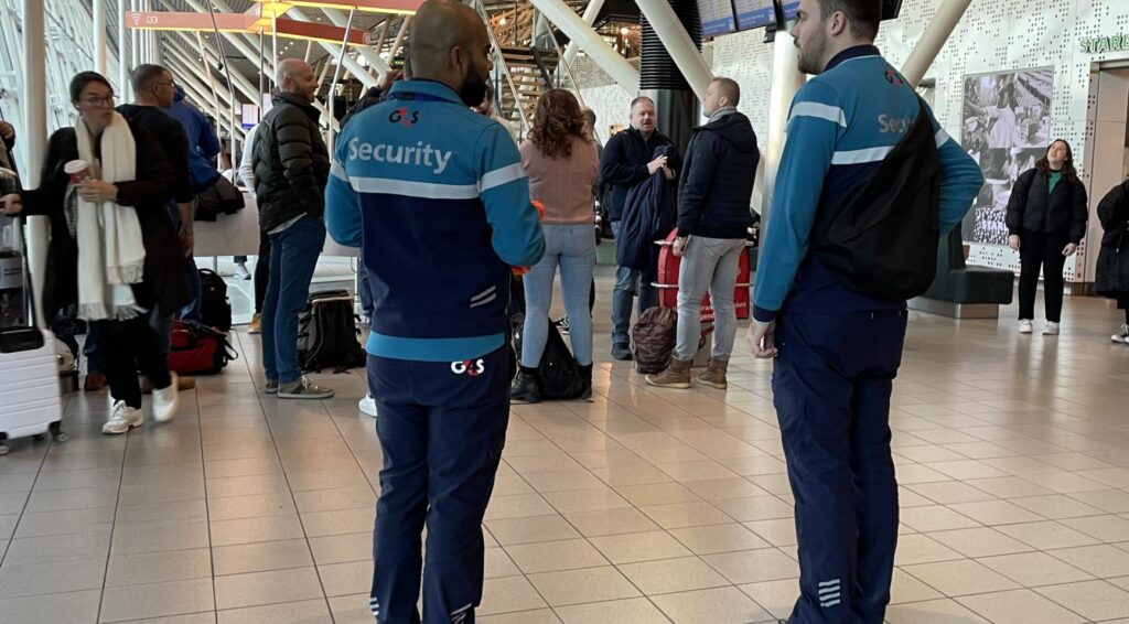 Vakbonden dreigen Schiphol met staking beveiligers na recente reorganisatie