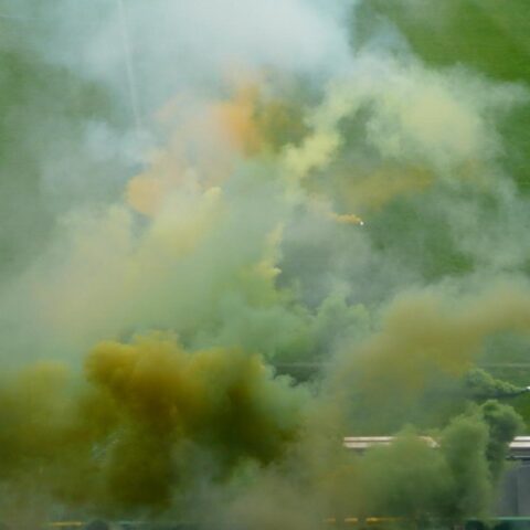 Verbeterde toegangscontrole nodig tegen vuurwerk in voetbalstadions