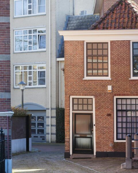 Verkoop van huurwoningen: particuliere sector slinkt snel in kleinere Nederlandse steden en dorpen