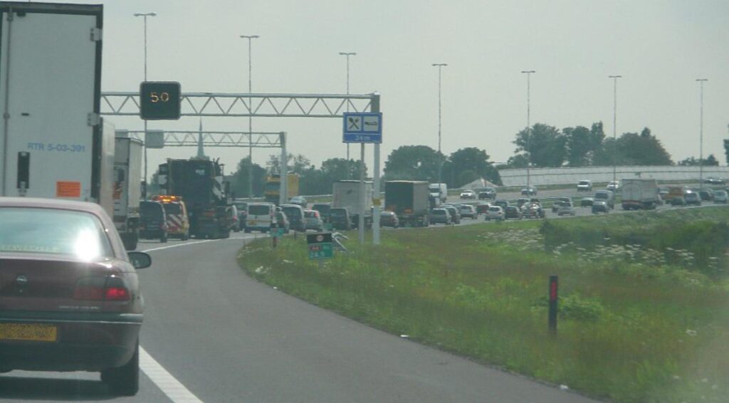 Verroestingen boven snelwegen leiden tot meer wegafsluitingen