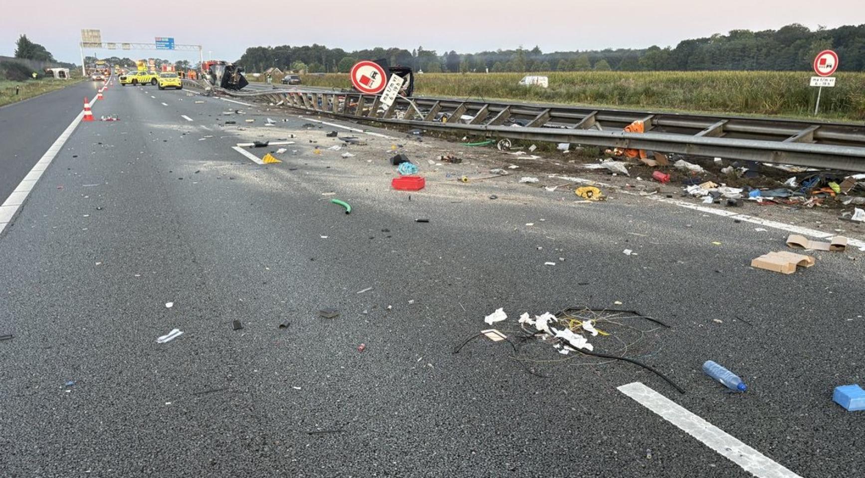 Vijf gewonden na botsing tussen Duitse touringcar en bestelbus bij Wezep