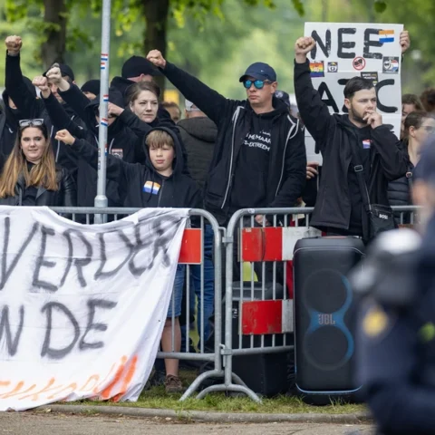 Vijftien gemeenten onder toezicht wegens tekort aan asielplekken, totaal op 24