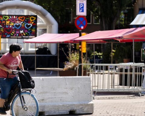vooruitgang van de Nederlandse LGBTQ+-gelijkheid stagneert, waarschuwt staatssecretaris op WorldPride